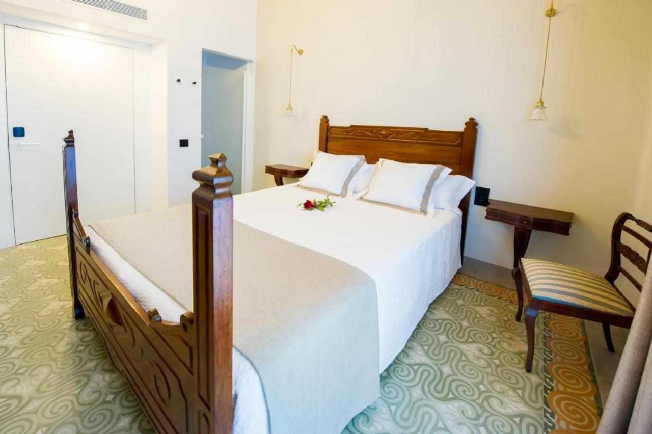 Bed and Breakfast Bolet Casa Modernista à Castellvi de la Marca Extérieur photo