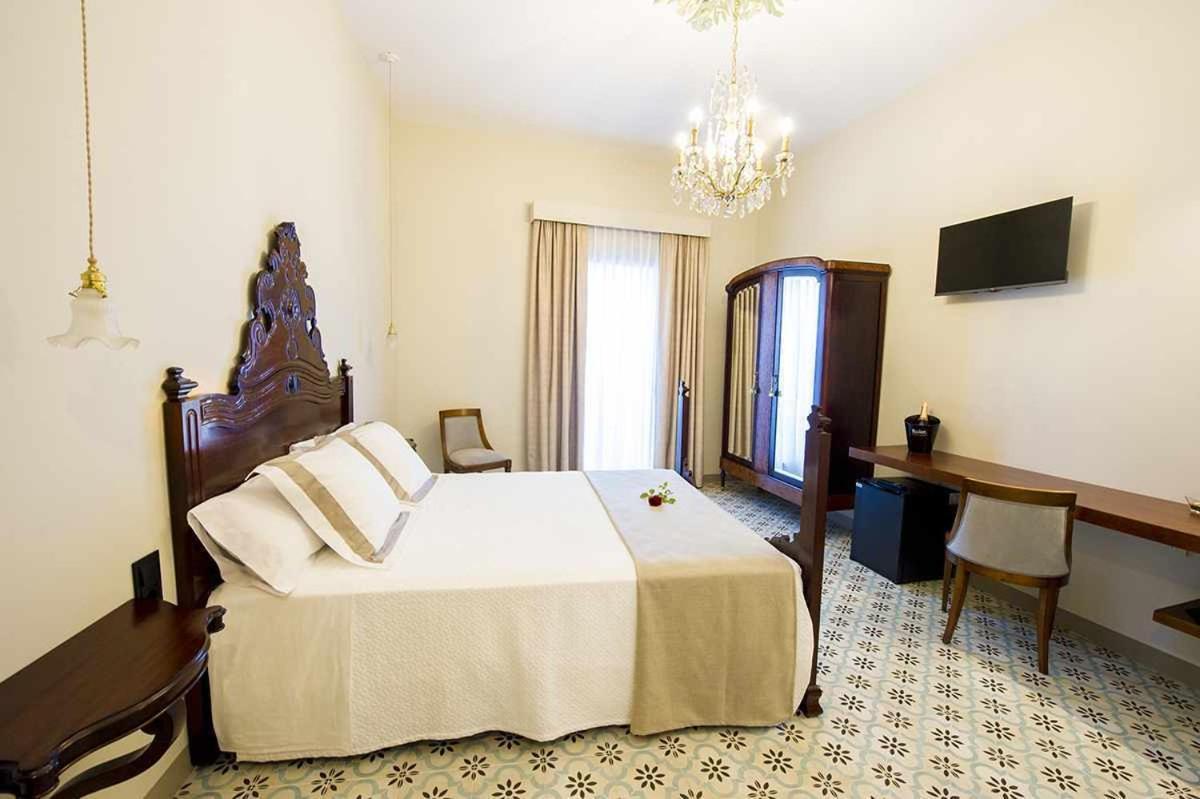 Bed and Breakfast Bolet Casa Modernista à Castellvi de la Marca Extérieur photo