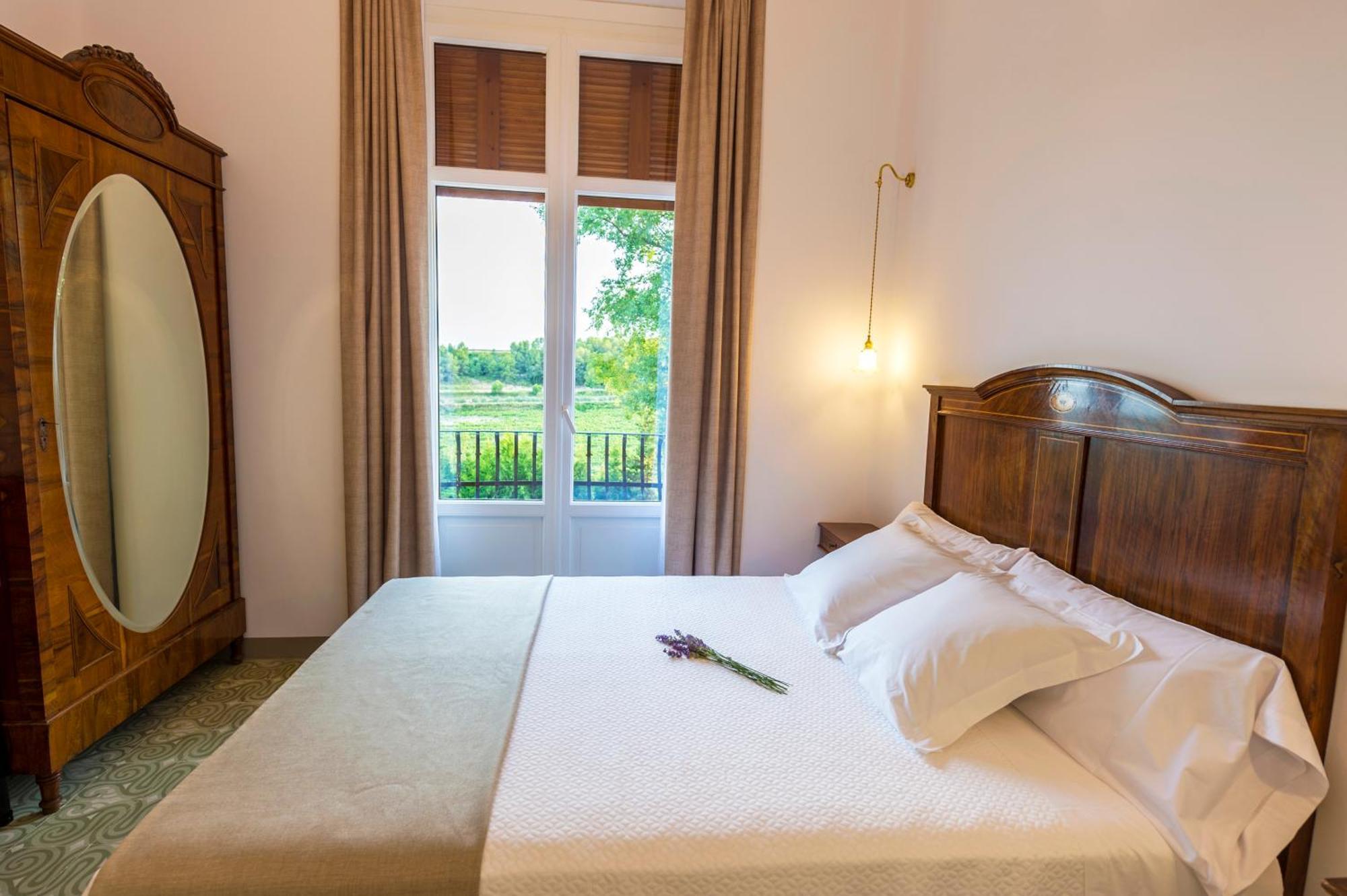 Bed and Breakfast Bolet Casa Modernista à Castellvi de la Marca Extérieur photo