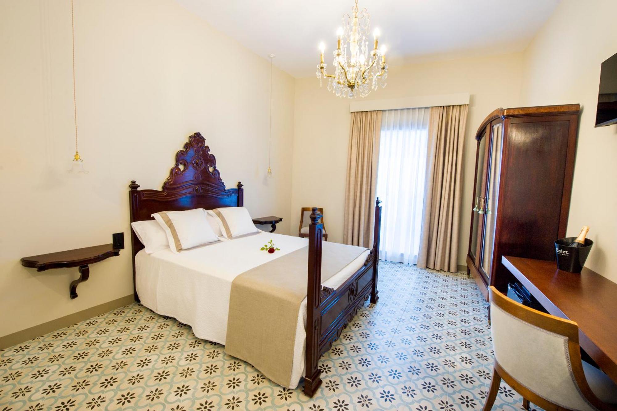 Bed and Breakfast Bolet Casa Modernista à Castellvi de la Marca Extérieur photo