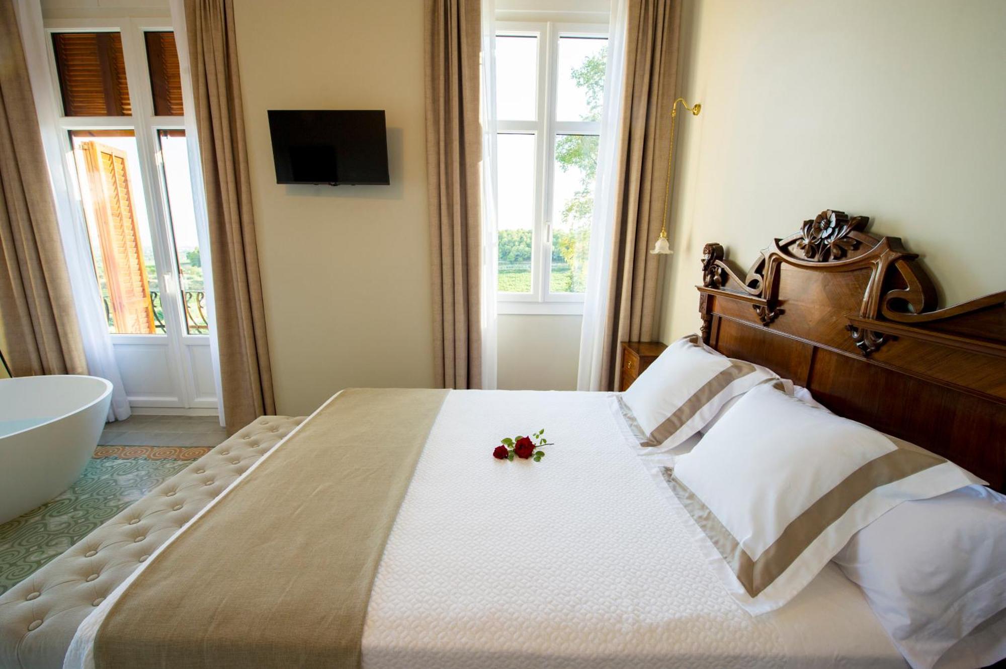 Bed and Breakfast Bolet Casa Modernista à Castellvi de la Marca Extérieur photo
