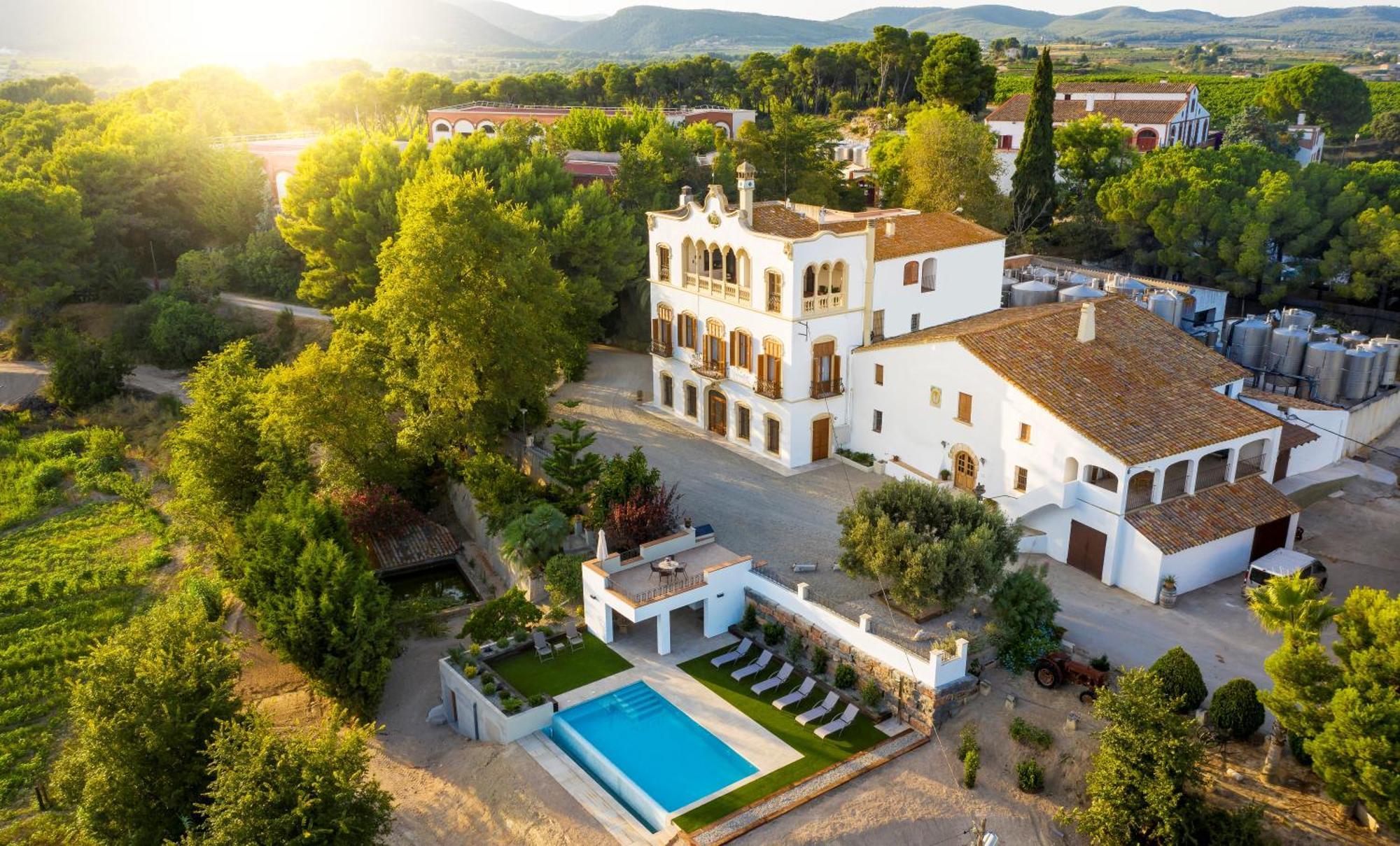 Bed and Breakfast Bolet Casa Modernista à Castellvi de la Marca Extérieur photo